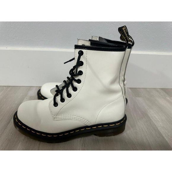 Dr Martens 1460 White Patent Leather Lace Up Combat Boots Womens Size 7 US - Picture 6 of 8